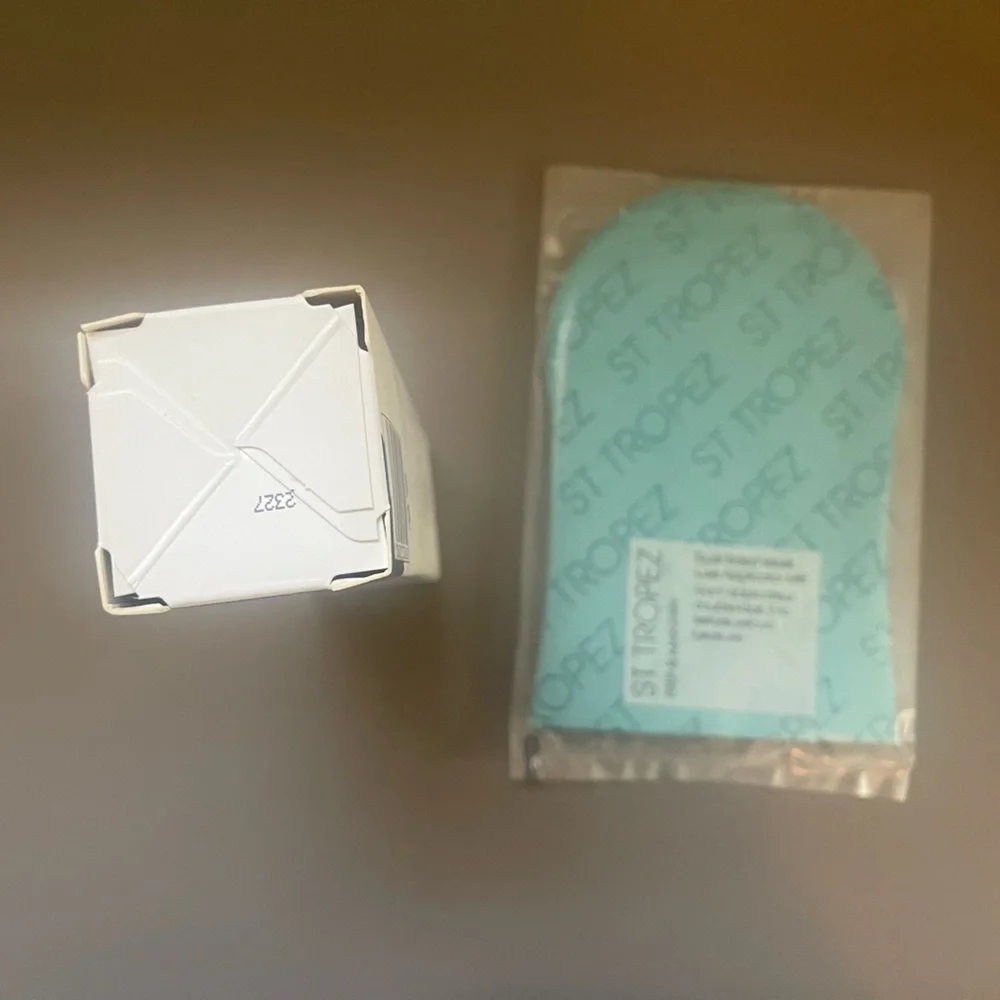 St Tropez Self Tan Luxe Body Serum and Dual Sided Velvet Luxe Applicator Mitt